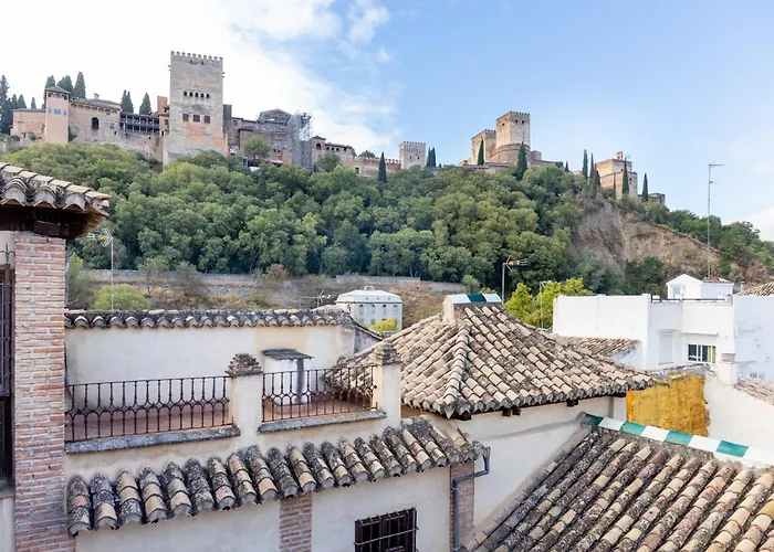 Atico con terracita y vistas Alhambra, centro